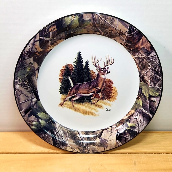 Whitetail Buck Deer Salad Plates by Al Agnew RealTree, Set of 3 - Picture 3 of 13